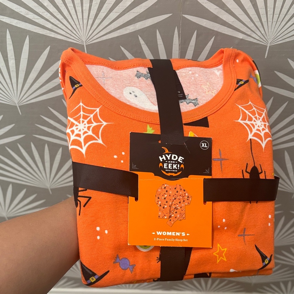 Hyde & Eek! Women's Halloween Pajama Set
